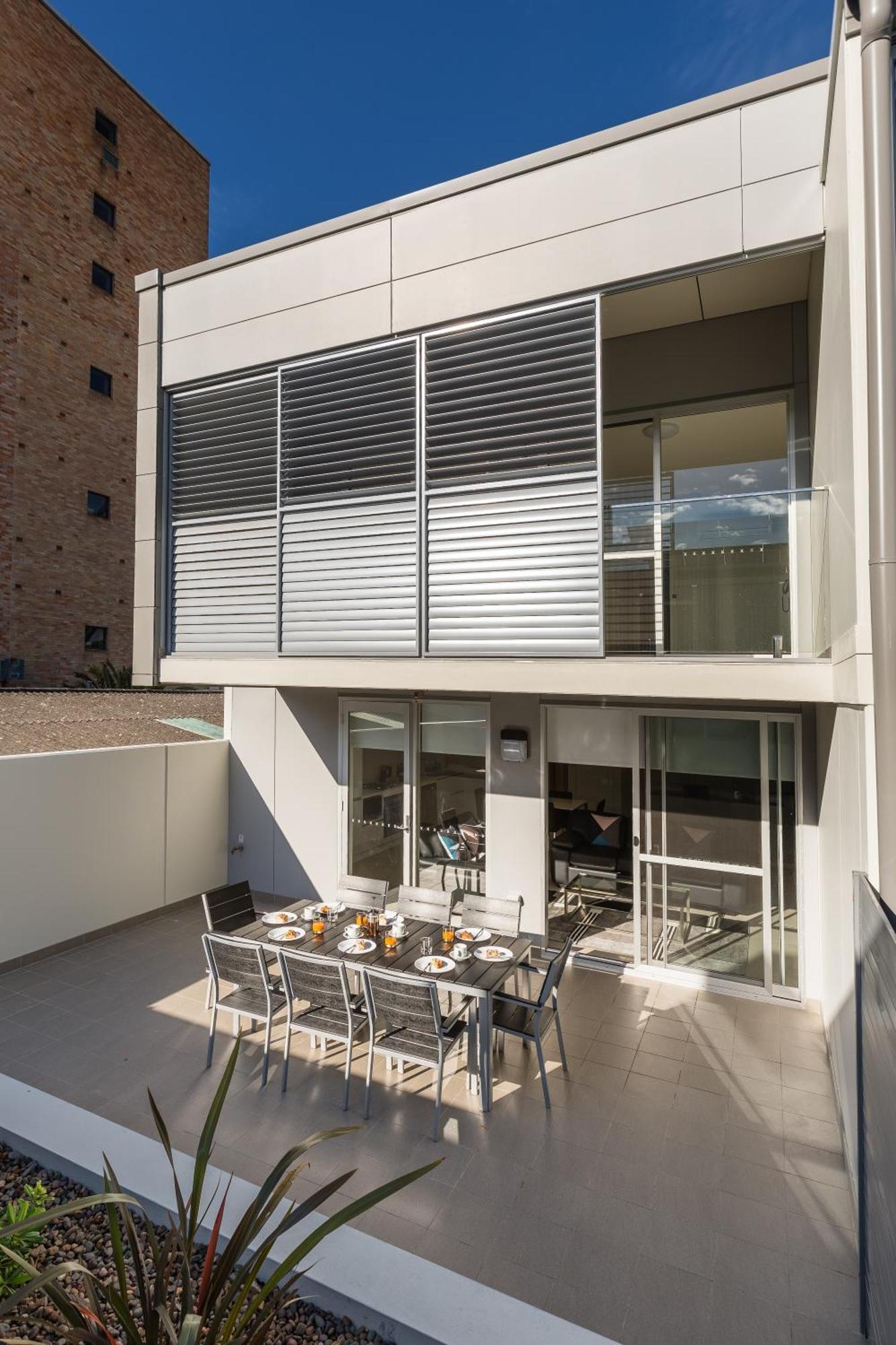 Hamilton Executive Apartments Newcastle Bagian luar foto